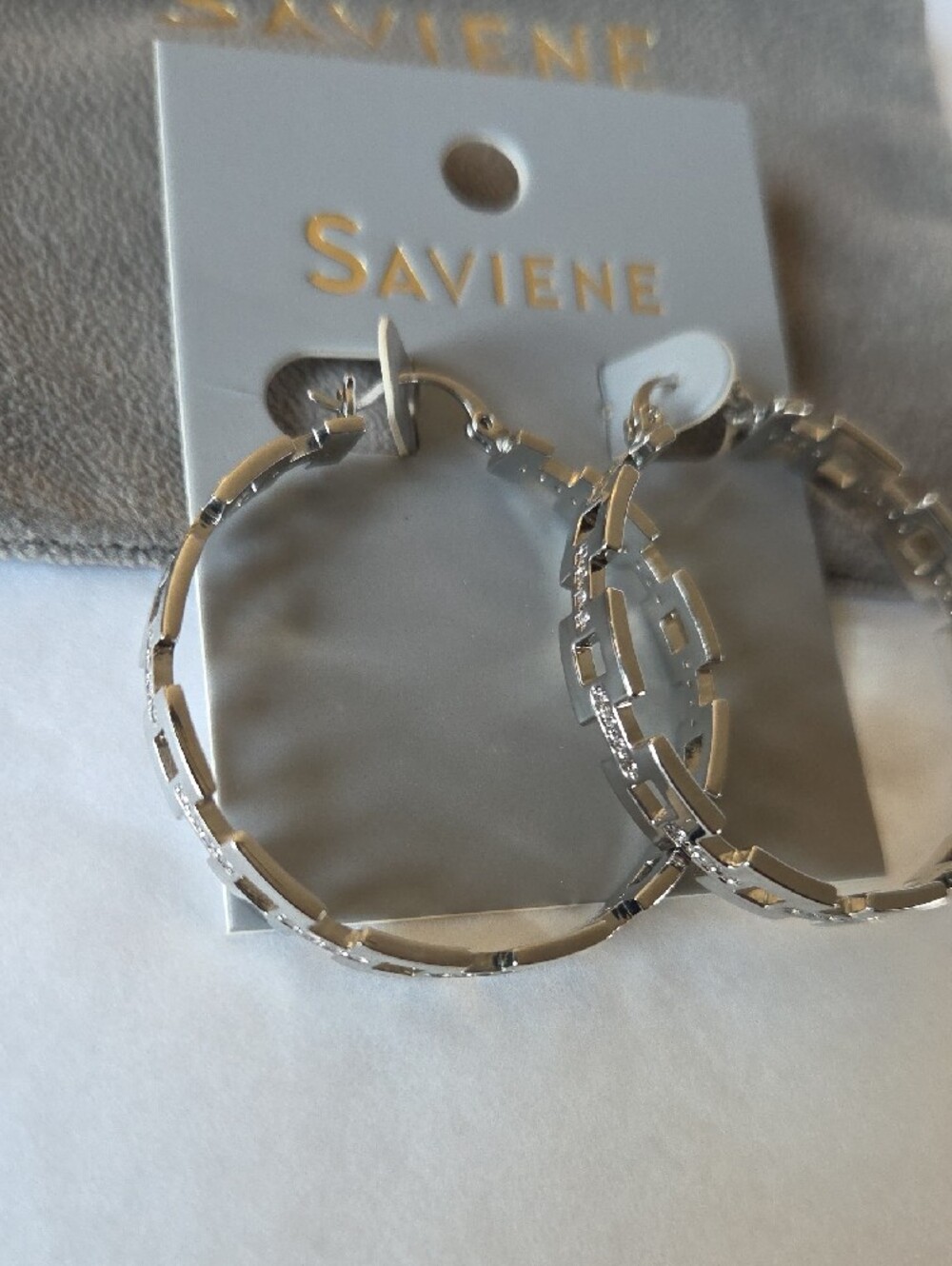 Saviene chain link hoop earrings - Picture 3 of 9